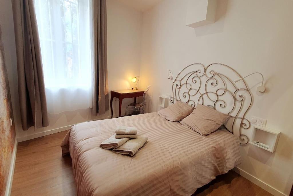 Classe 4 Etoiles - Cybele - Centre Ville 2 Chambres, Cour Privative Et Garage Вьен Экстерьер фото