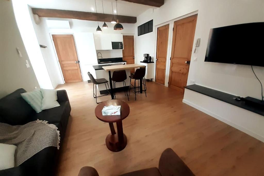 Classe 4 Etoiles - Cybele - Centre Ville 2 Chambres, Cour Privative Et Garage Вьен Экстерьер фото